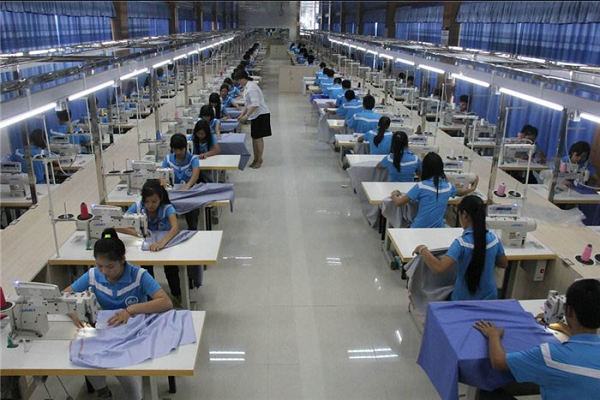 佛山某制衣廠采購蒸汽熱源機提高生產制造!